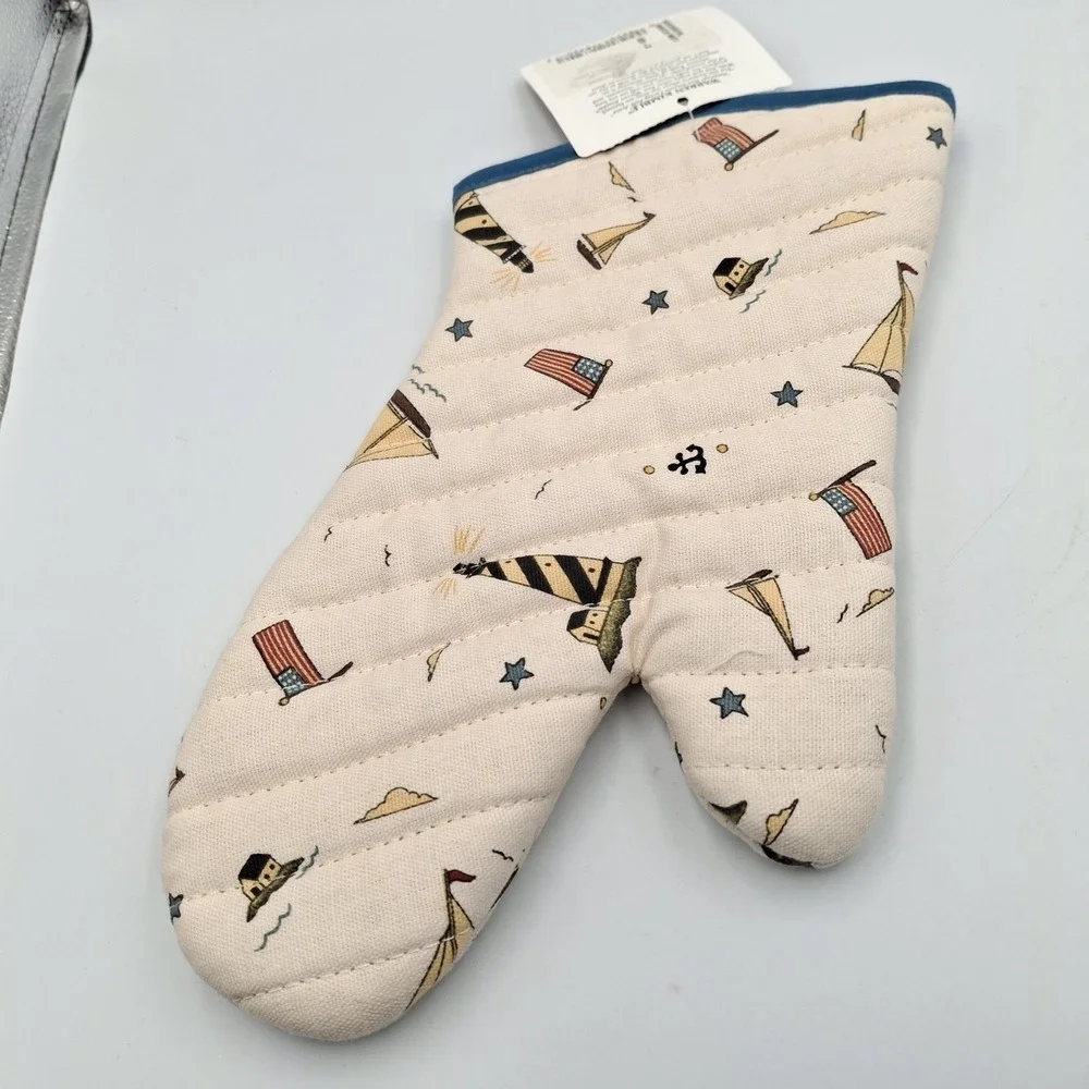 VTG Warren Kimble Coastal Breeze Oven Mitt Nautical Lighthouse Sailboat New WT